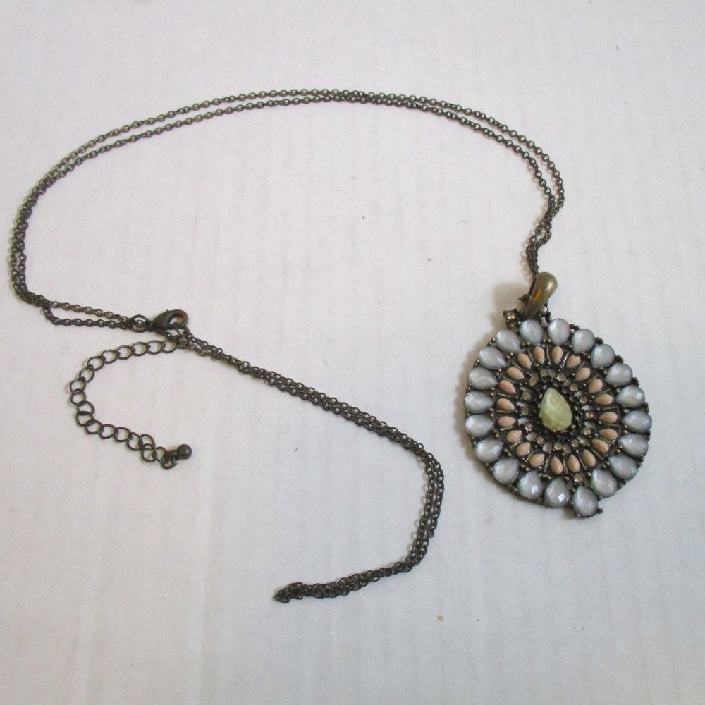 Vintage Oval Pendant White and Pink Cabochon with Faceted Stones